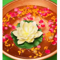 Riflection White Lotus Shaped LED Sensor Floating Electric Candle