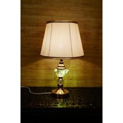 Tucasa Metal Classic Table Lamp with Off White Satin Shade, P8-D